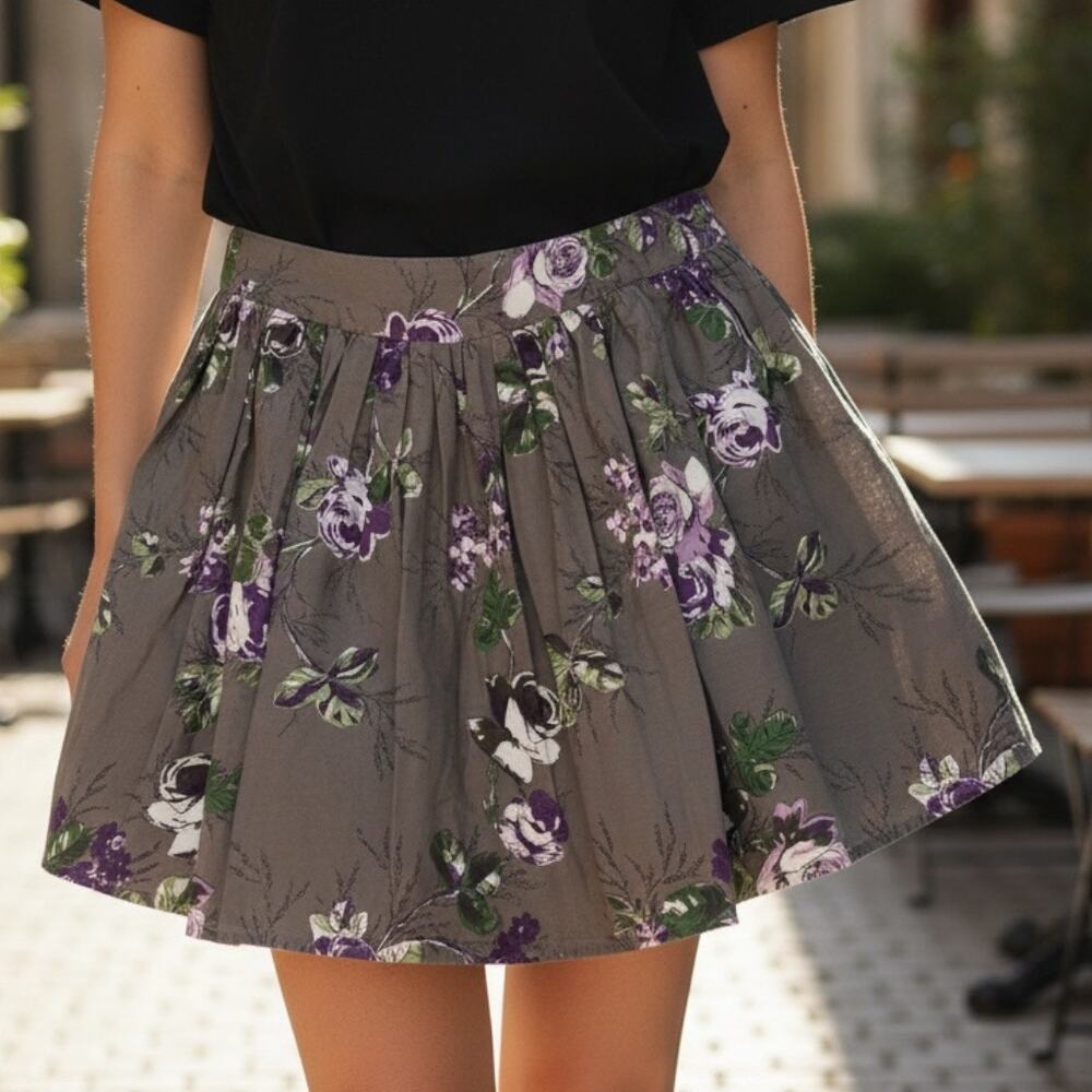 Juniors Mini Skirt Size 11 Hawaiian Print Pleated Grey Purple Flowers Zipper
